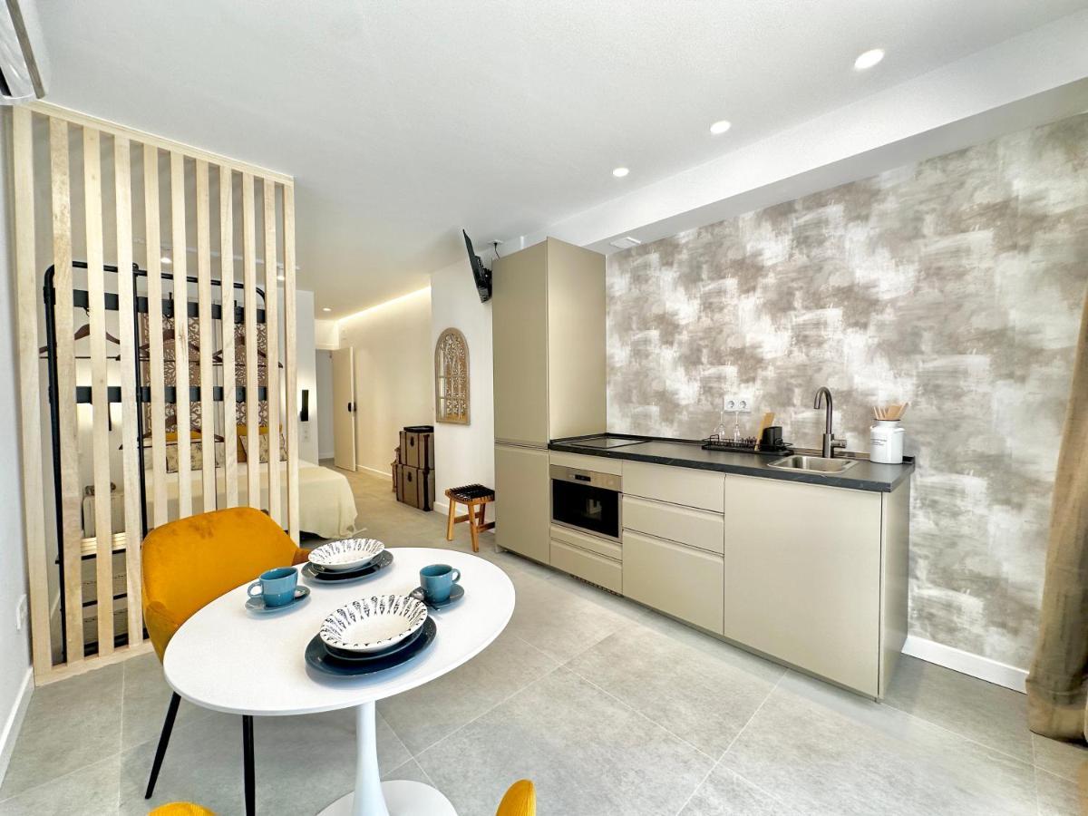 Loft 18 Beachfront Center Aparthotel Marbella