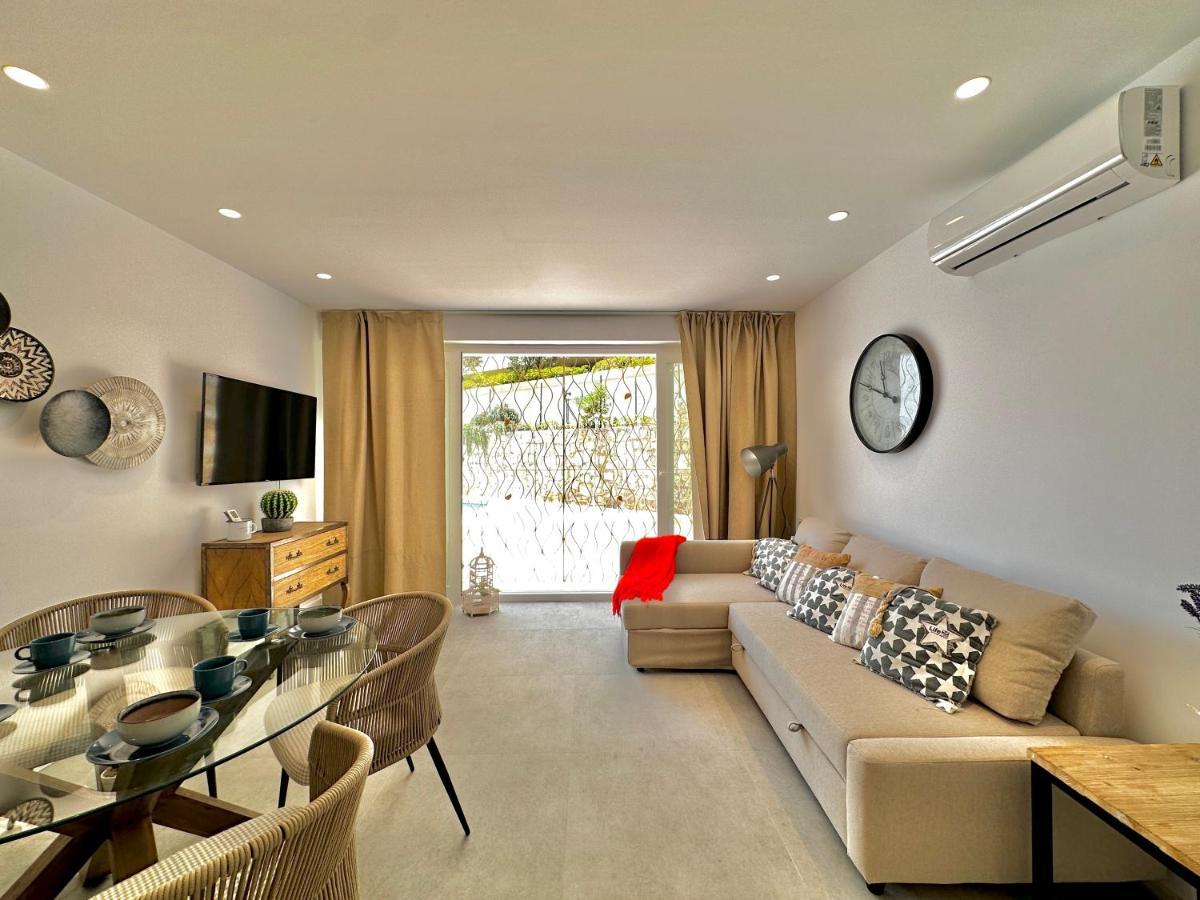 Loft 18 Beachfront Center
