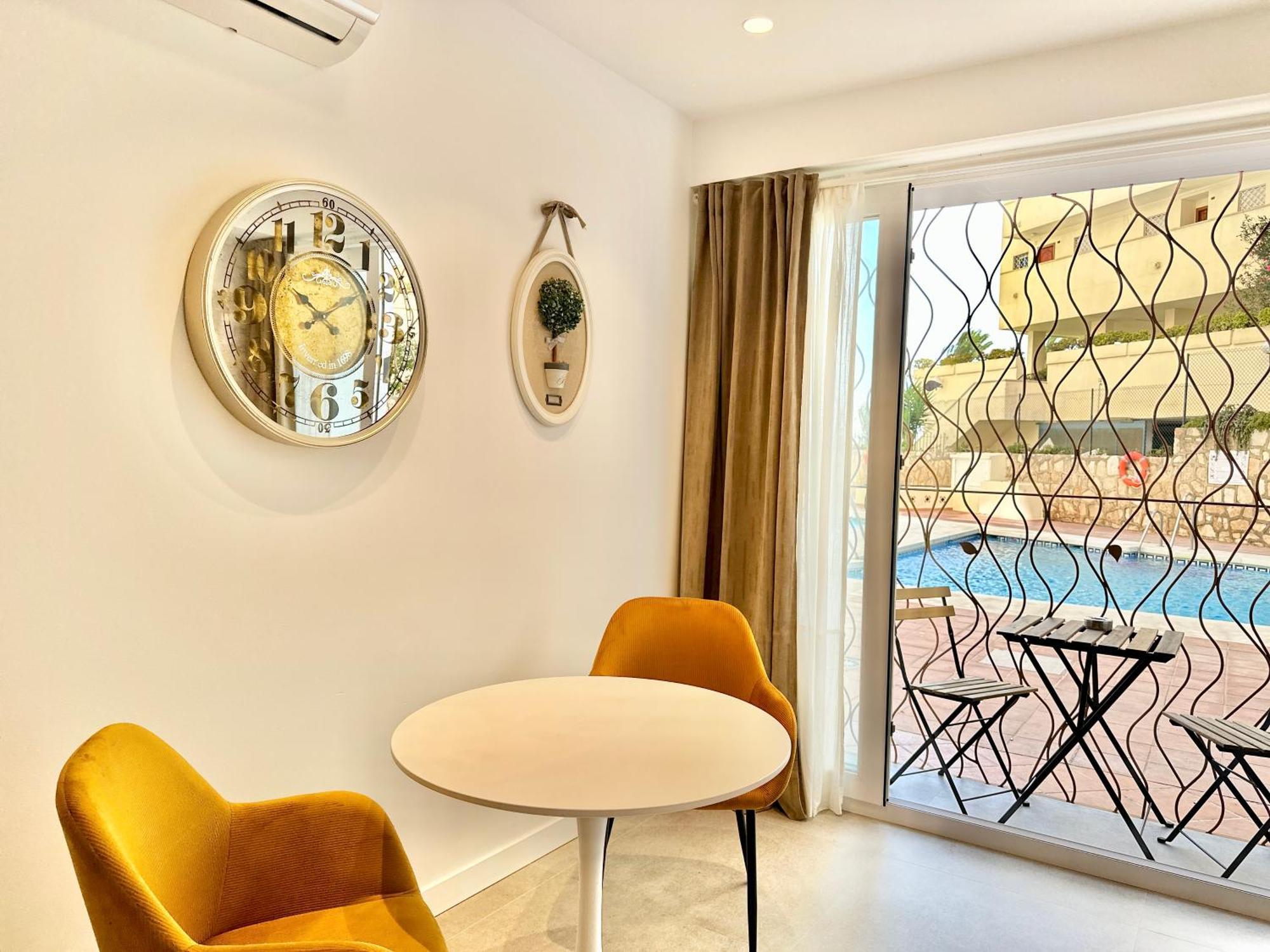 Loft 18 Beachfront Center
