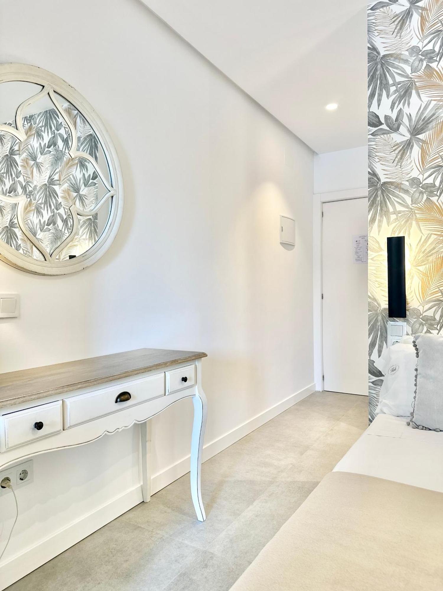 Aparthotel Loft 18 Beachfront Center Marbella