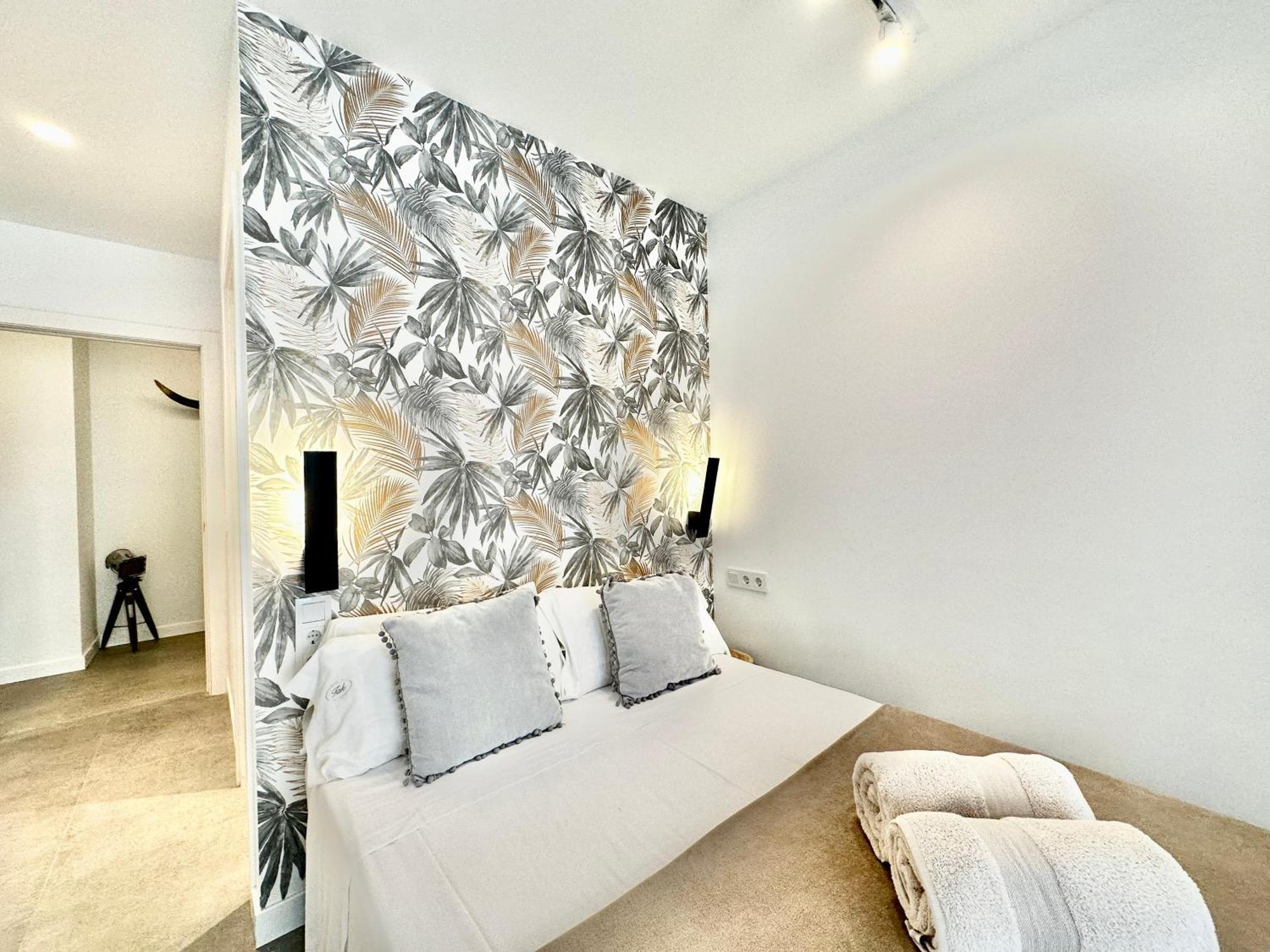 Loft 18 Beachfront Center