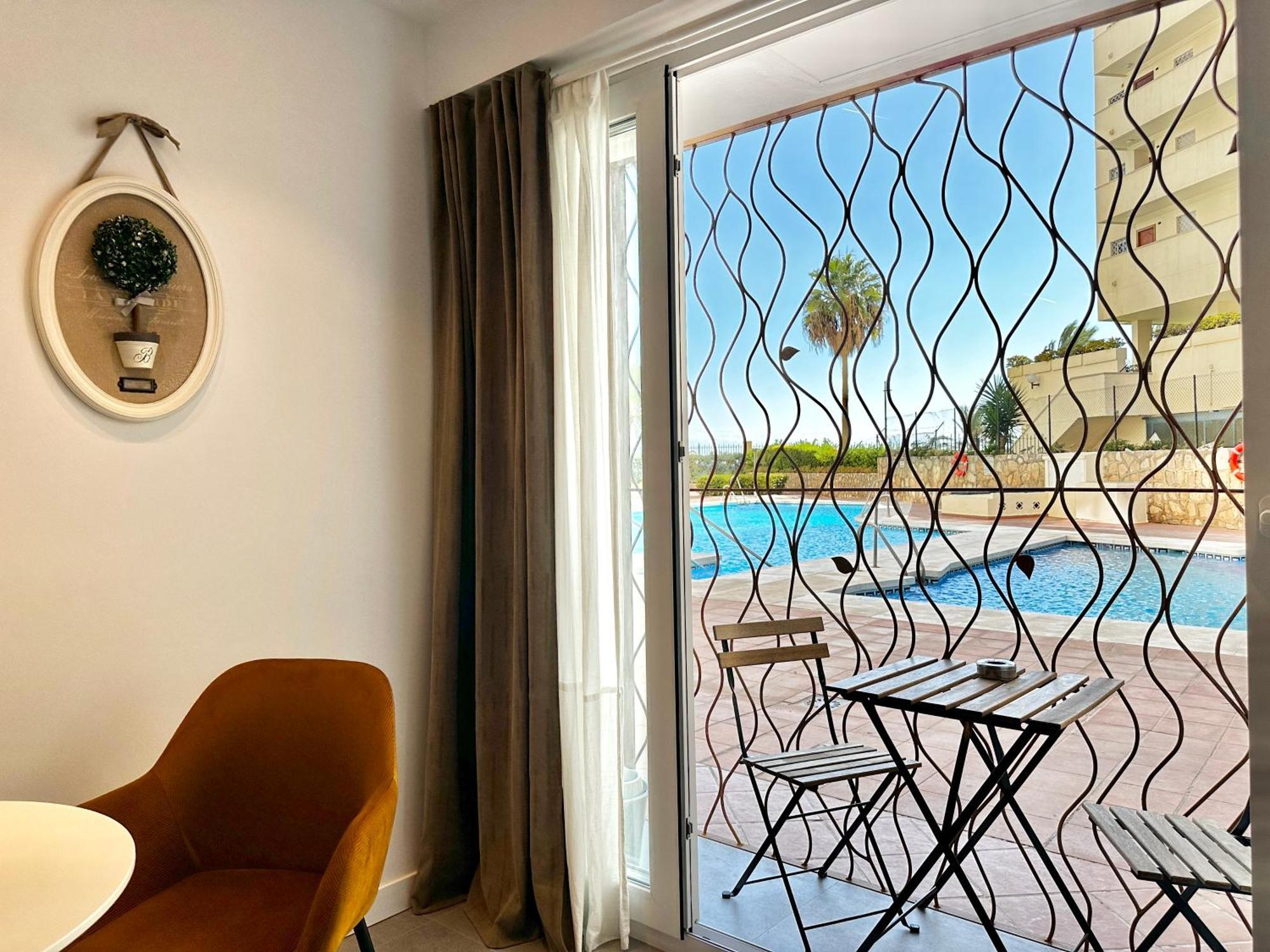 Aparthotel Loft 18 Beachfront Center Marbella
