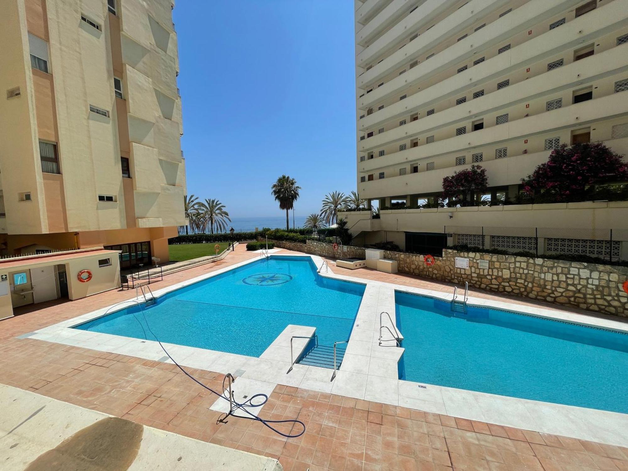 Loft 18 Beachfront Center